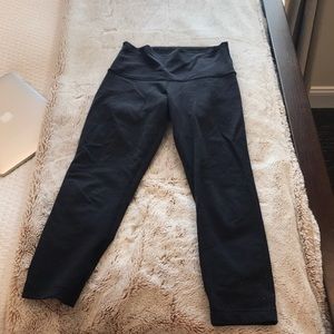 Black lulu lemon cropped leggings